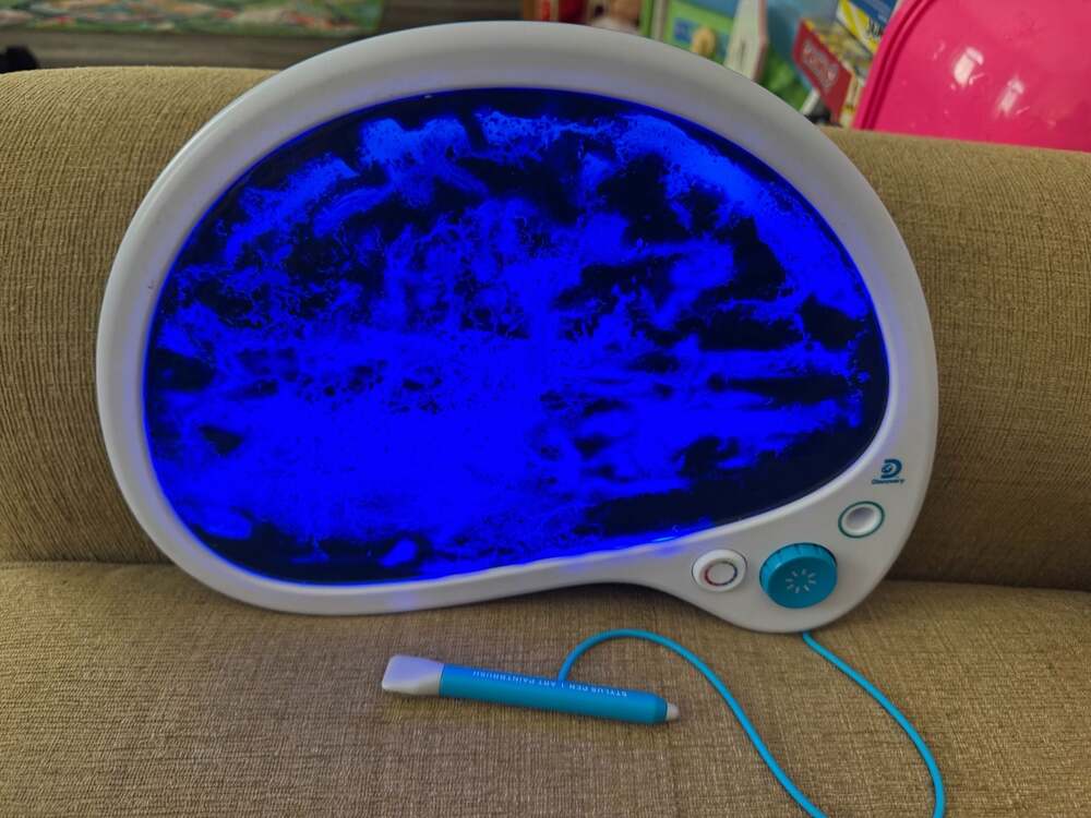 Discovery Kids Mindblown Mess-Free Glow Palette LED Art Pad